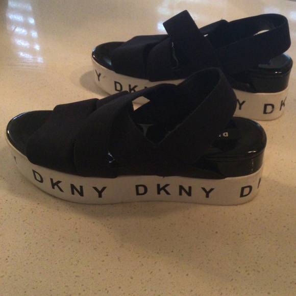 💥 DKNY PLATFORM SANDALS - Picture 3 of 4